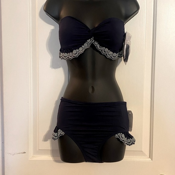 “ANNE COLE” Apple of My Eyelet Bikini - Picture 7 of 16